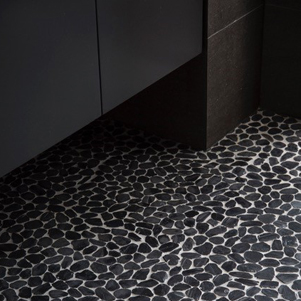 Black Sliced Pebbles